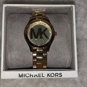 ✨MICHEAL KORS WATCH✨